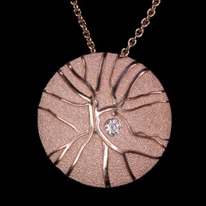 750Rotgold-anhaenger-einzigartig-Goldschmiede-Basel-Juwelier-nachhaltig-fairtrade-spezielle-geschenke-individuelle-designs-handgefertigt