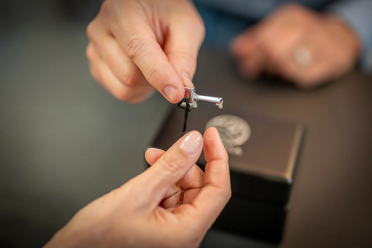 Handover of a RETINA® one-of-a-kind piece: the key to your soul