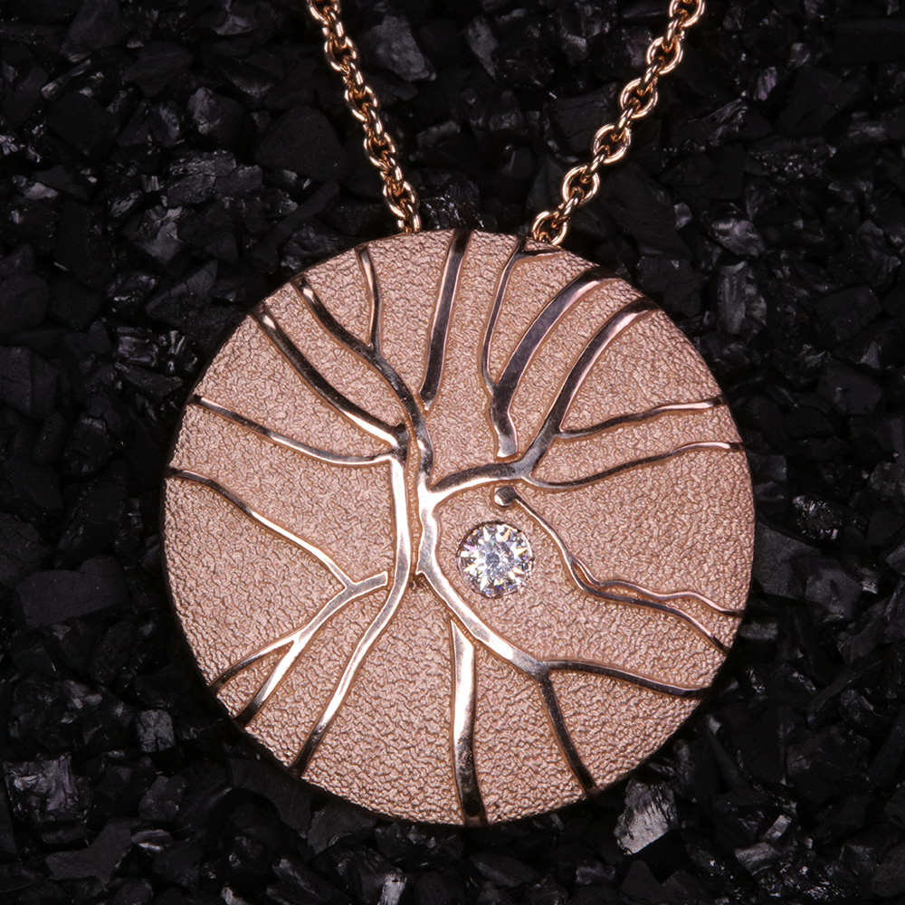 750rotgold-anhaenger-einzigartig-goldschmiede-basel-juwelier-nachhaltig-fairtrade-spezielle-geschenke-individuelle-designs-handgefertigt-76brillanten