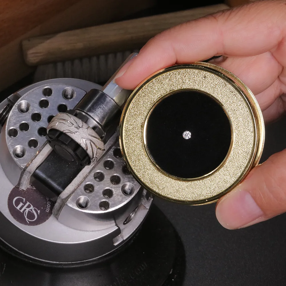 erinnerungsdiamant-fuer-platinring-goldschmiede-retinadesign