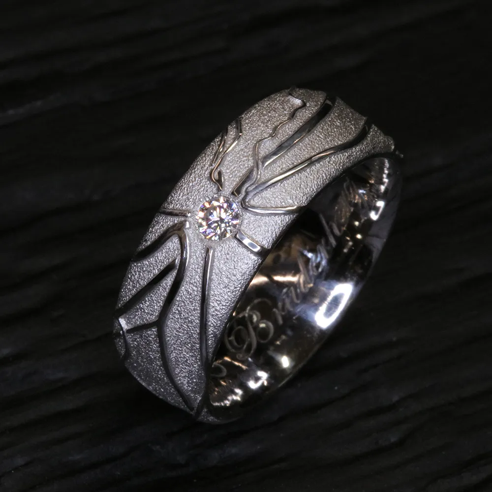 erinnerungsdiamant-seitlich-fuer-platinring-goldschmiede-retinadesign