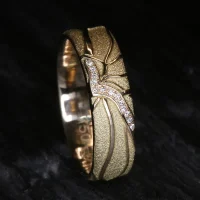 Gelbgold-RetinaRing-14-diamanten-handgefertigt-in-Basel