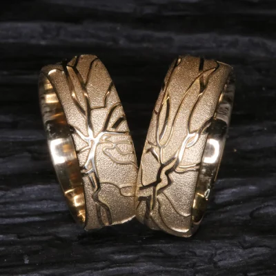 Gelbgold-RetinaRinge-beide-8mm-handgeferigt in Basel