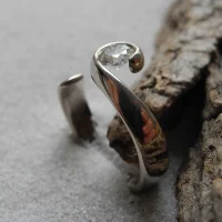 Schwebender-Brillant_Verlobungsring_750-Weissgold_rhodiniert_CAD-Design_Goldschmiede_RetinaDesign_Basel Kopie